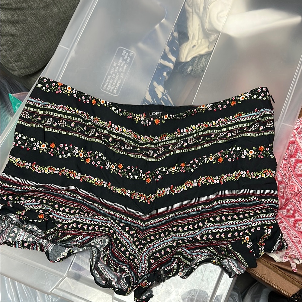 LOFT Multicolor Floral Patterned Shorts